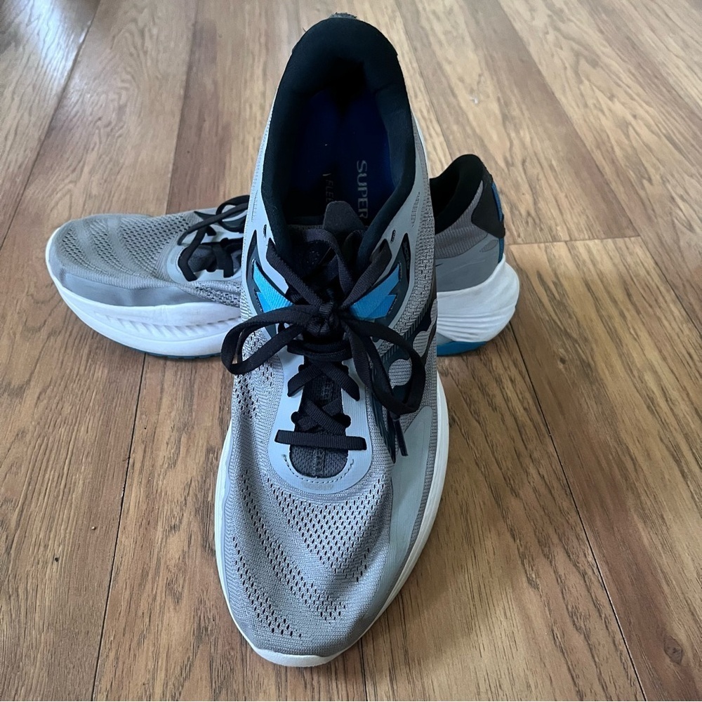 SAUCONY-Gray Sneakers with Blue Details